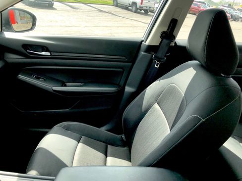 Used 2025 Nissan Altima 2.5 SV image 23