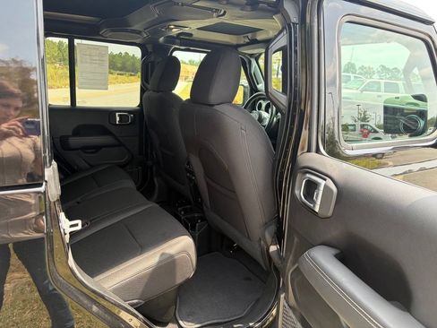 Used 2020 Jeep Gladiator Overland AWD/4WD image 60