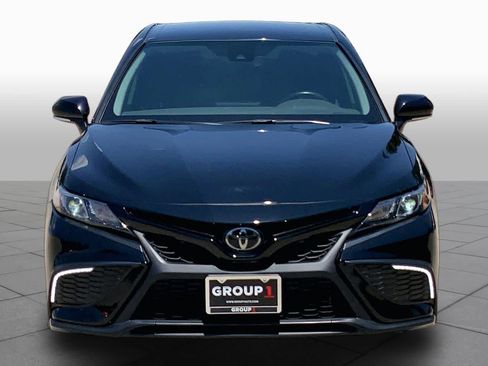 Used 2023 Toyota Camry SE FWD image 4