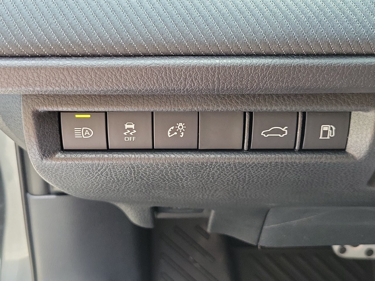 Used 2026 Toyota Camry SE FWD image 32