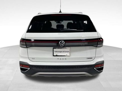 New 2025 Volkswagen Taos SE AWD/4WD image 4