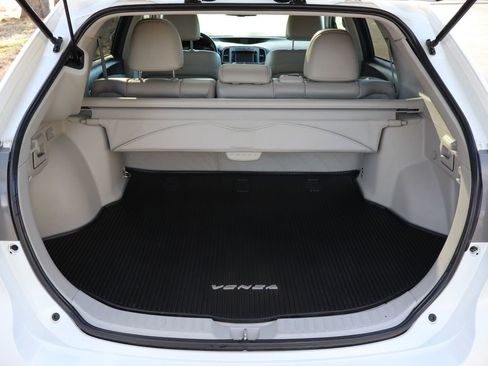 Used 2014 Toyota Venza XLE image 14