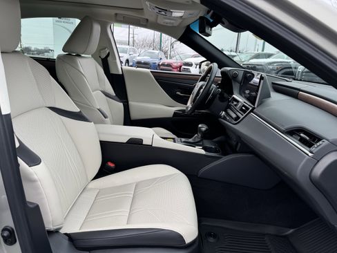 Used 2025 Lexus ES 350 Ultra Luxury image 40