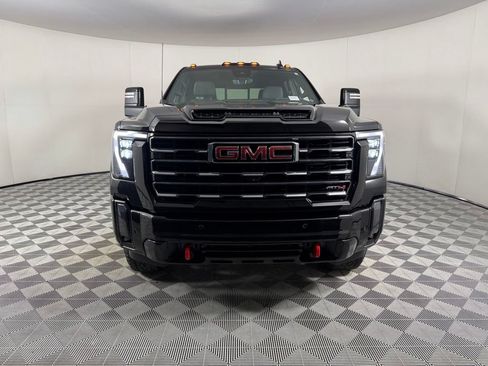 Used 2024 GMC Sierra 2500 AT4 w/ Technology Package AWD/4WD image 7