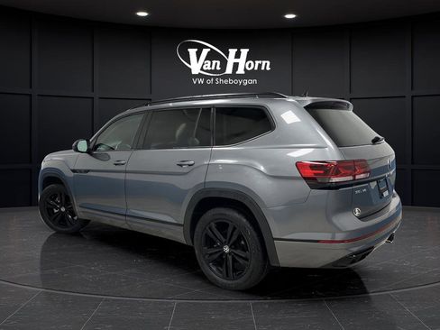 Used 2023 Volkswagen Atlas SEL R-Line image 3