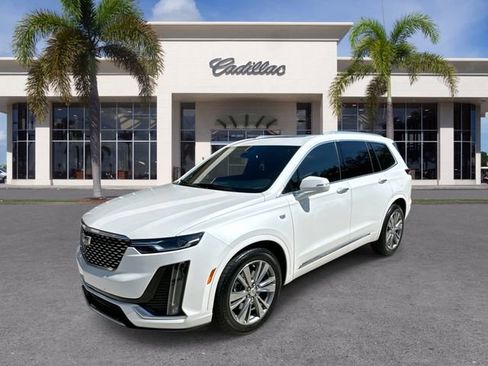 Used 2022 Cadillac XT6 Premium Luxury image 1