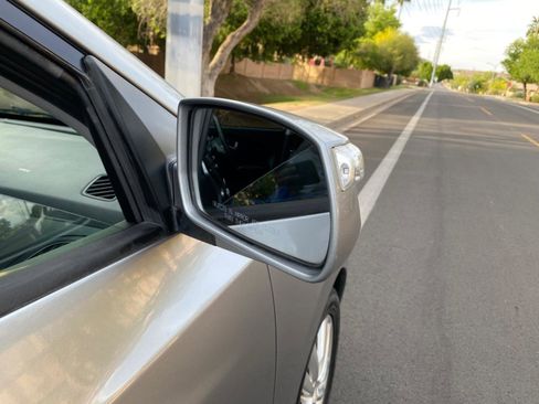 Used 2012 Hyundai Tucson Limited image 19