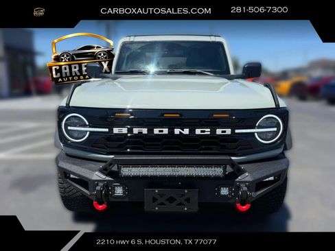 Used 2024 Ford Bronco Black Diamond w/ Sasquatch Package AWD/4WD image 8