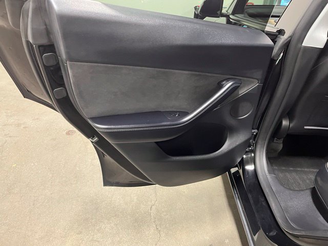 Used 2021 Tesla Model Y Long Range AWD/4WD image 20
