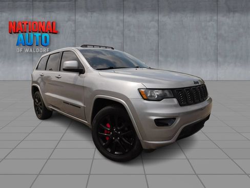 Used 2020 Jeep Grand Cherokee Altitude AWD/4WD image 1