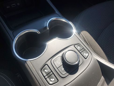 Used 2023 GMC Terrain SLE w/ Driver Convenience Package image 30