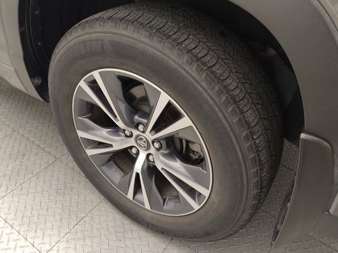 Used 2018 Toyota Highlander Plus image 31