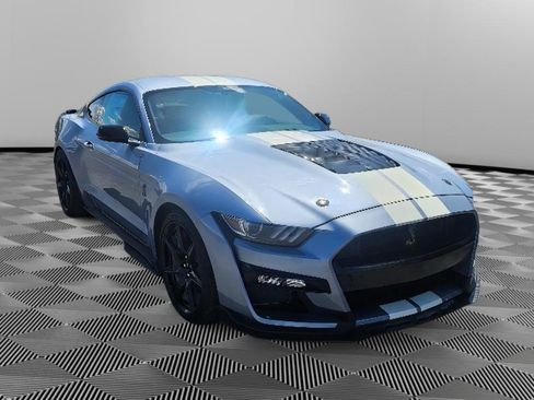 Used 2022 Ford Mustang Shelby GT500 w/ Carbon Fiber Track Pack RWD image 3