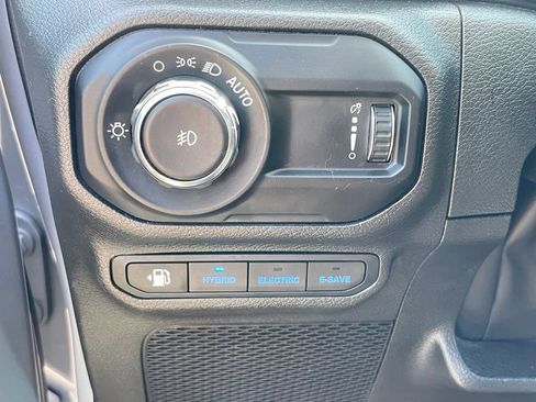 Used 2023 Jeep Wrangler Unlimited Sahara w/ Cold Weather Group AWD/4WD image 15