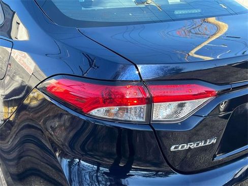 Used 2022 Toyota Corolla LE image 10