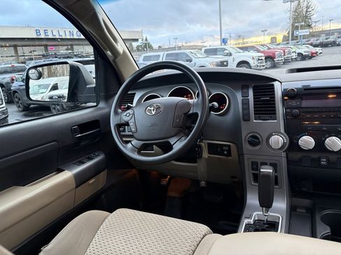 Used 2011 Toyota Tundra 4x4 CrewMax image 18