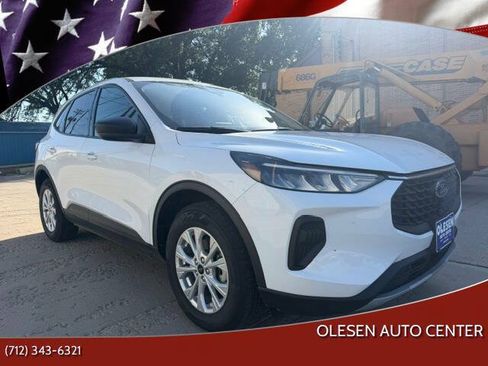Used 2025 Ford Escape Active w/ Cold Weather Package AWD/4WD image 1