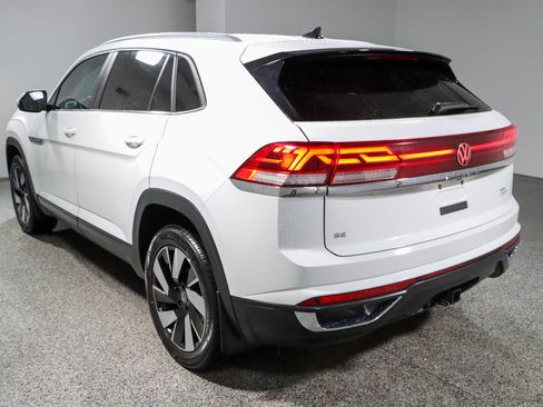 Used 2024 Volkswagen Atlas Cross Sport SE FWD image 9