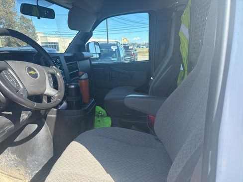 Used 2022 Chevrolet Express 2500 w/ Driver Convenience Package image 8