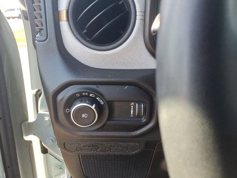 Used 2024 Jeep Wrangler Unlimited Sport AWD/4WD image 21