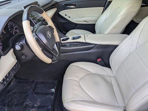 Used 2019 Toyota Avalon Limited image 16