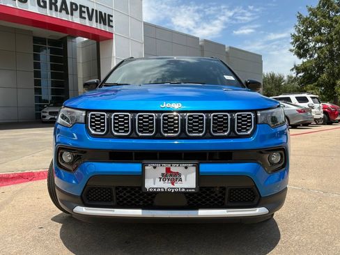 Used 2025 Jeep Compass Limited AWD/4WD image 3