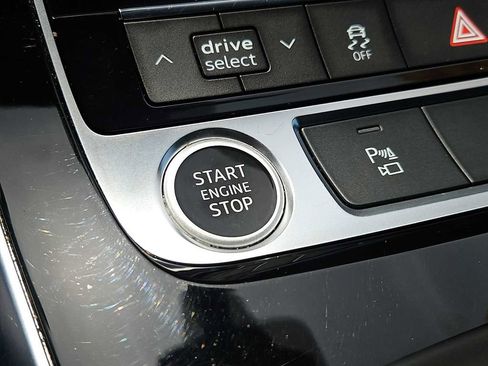 Used 2022 Audi Q7 2.0T Premium Plus w/ Premium Plus Package AWD/4WD image 24