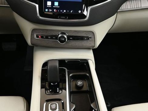 Certified 2024 Volvo XC90 B5 Plus w/ Protection Package Premier image 28