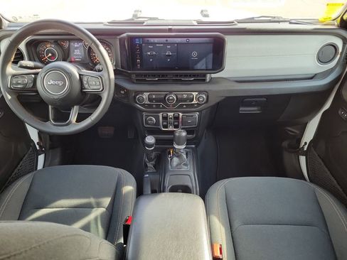 Used 2024 Jeep Wrangler Sport S image 15