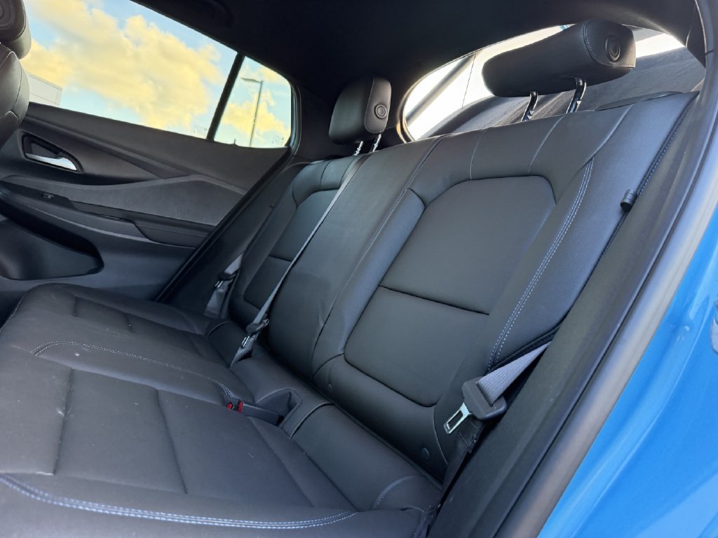 Used 2025 Buick Envista Sport Touring w/ Convenience II Package FWD image 24