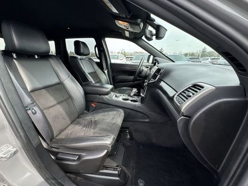 Used 2022 Jeep Grand Cherokee Laredo X image 28