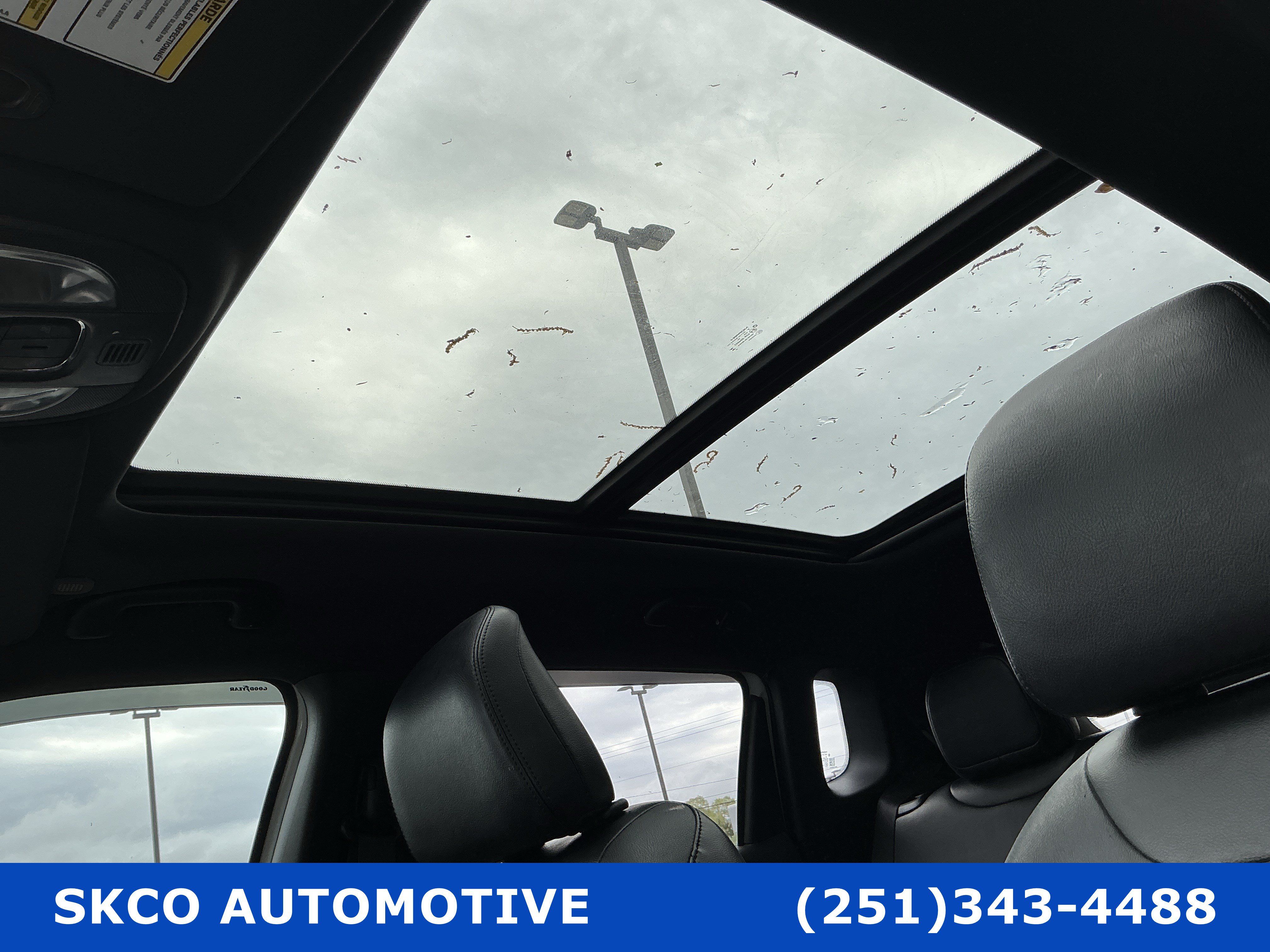 Used 2023 Jeep Compass Latitude w/ Sun and Sound Group AWD/4WD image 26