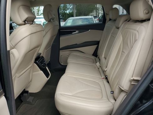 Used 2019 Lincoln Nautilus Select image 11