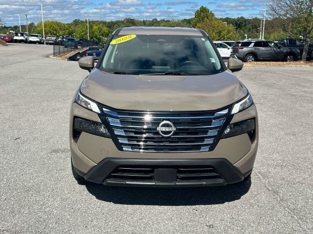 Certified 2025 Nissan Rogue SV AWD/4WD image 9