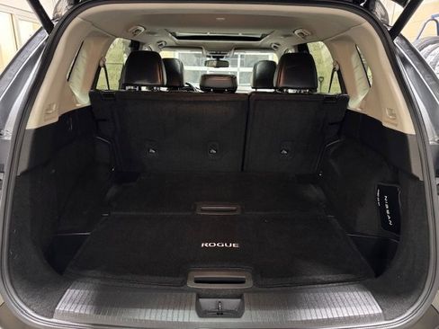 Used 2023 Nissan Rogue SL image 11