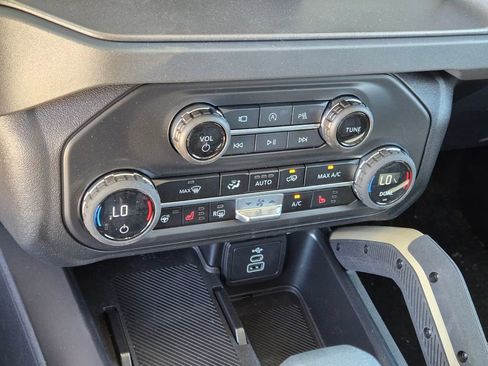 New 2026 Ford Bronco Badlands AWD/4WD image 18