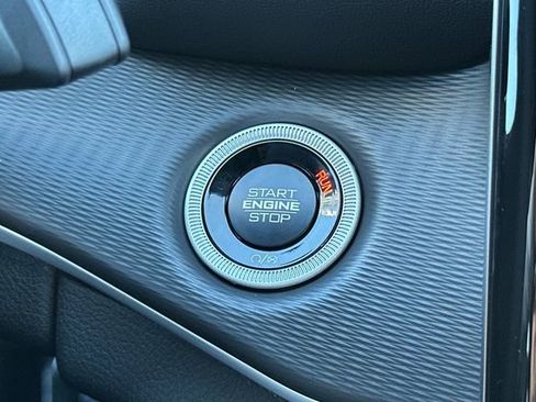 New 2025 Jeep Grand Cherokee Altitude RWD image 21