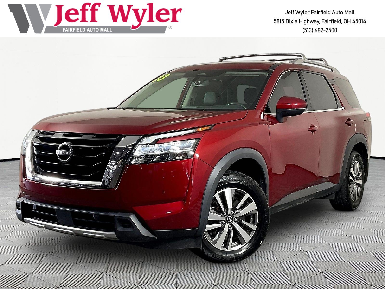 Used 2023 Nissan Pathfinder SL AWD/4WD image 1