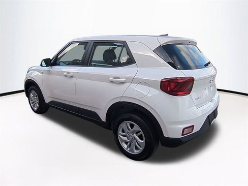 New 2026 Hyundai Venue SE image 7