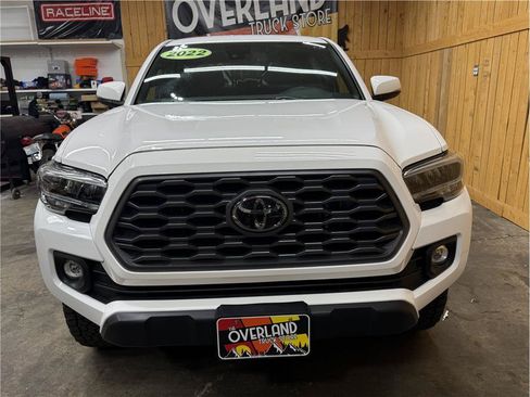 Used 2022 Toyota Tacoma TRD Off-Road w/ Technology Package AWD/4WD image 6