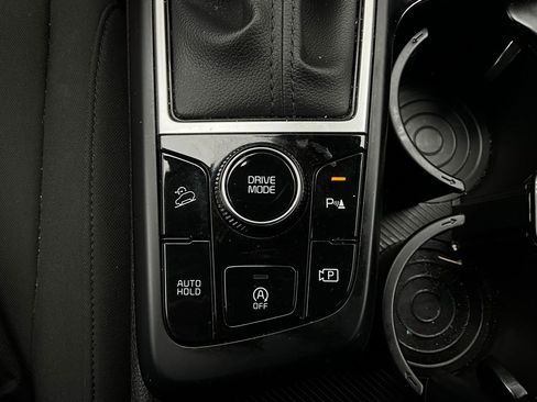 Used 2025 Kia Sportage LX image 21