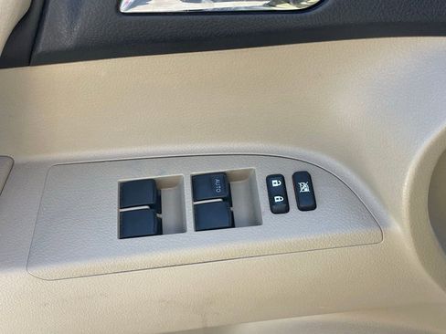 Used 2013 Toyota Highlander Limited image 6