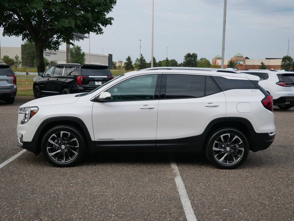 Used 2023 GMC Terrain SLT w/ Infotainment Package II AWD/4WD image 6