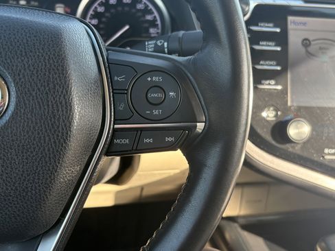 Used 2018 Toyota Camry XLE image 21