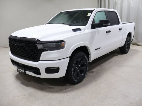 New 2026 RAM 1500 4x4 Crew Cab image 3