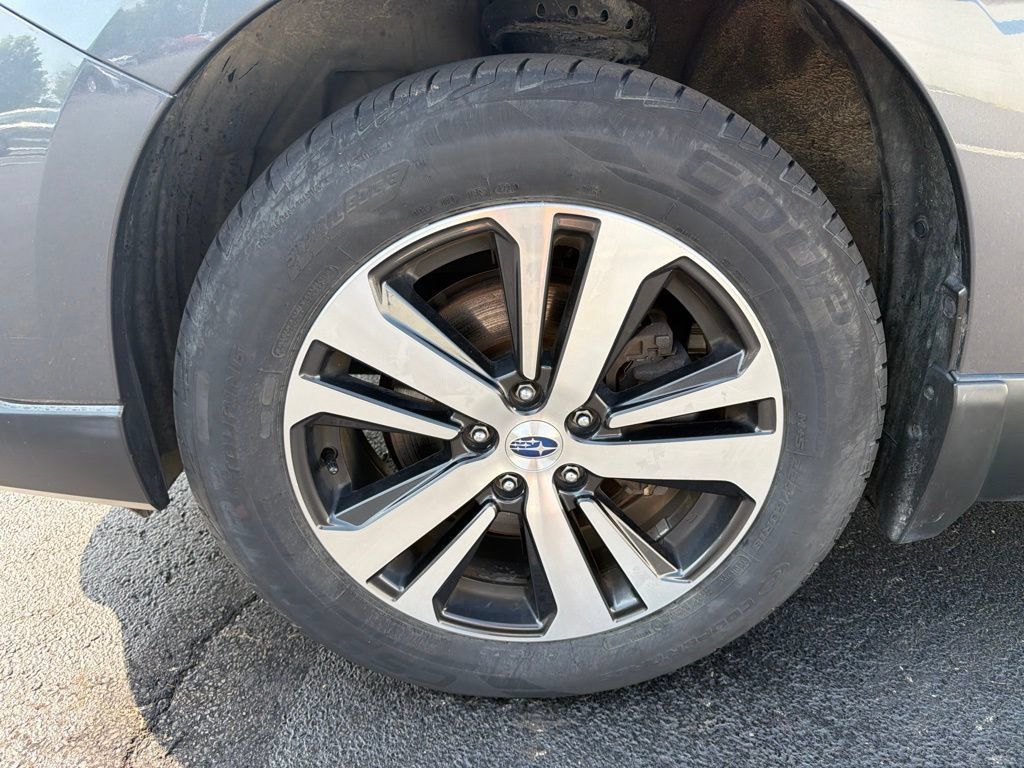 Used 2018 Subaru Outback 3.6R Limited AWD/4WD image 10