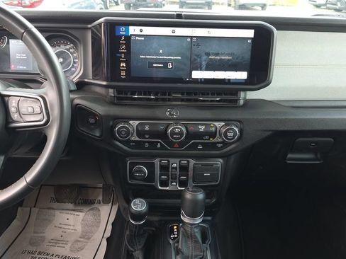 Used 2025 Jeep Gladiator Sport AWD/4WD image 25