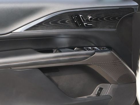 Certified 2024 Cadillac Lyriq Luxury image 20