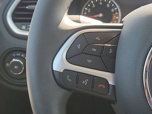 Used 2021 Jeep Renegade Latitude image 30