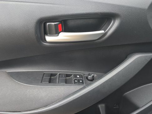 Used 2021 Toyota Corolla LE FWD image 8